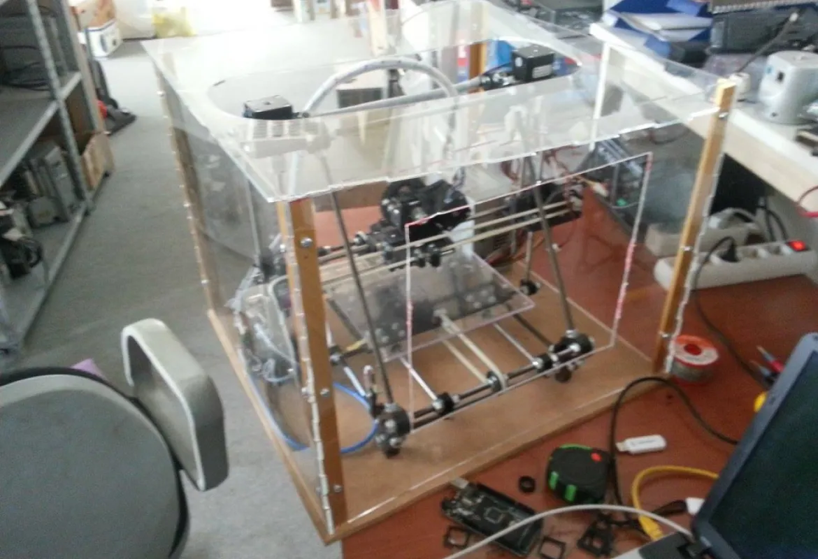 IUS Student made a 3-D printer for his undergraduate thesis defense