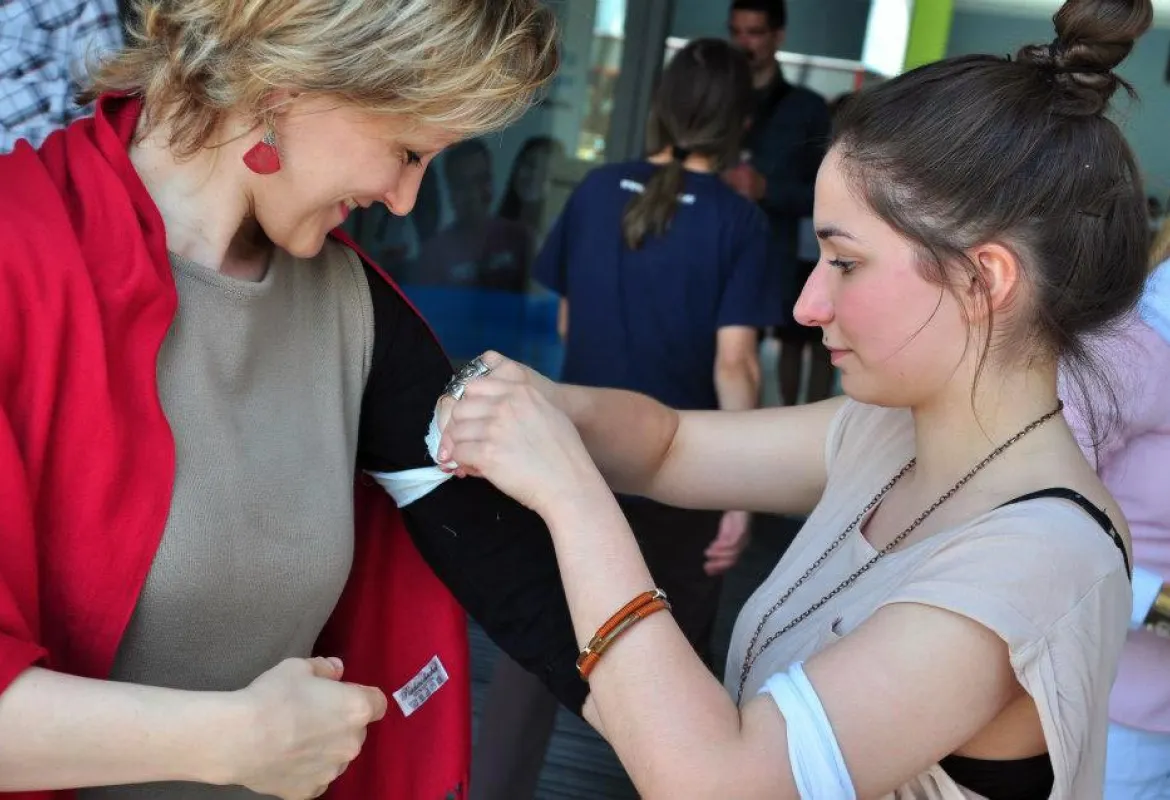 31 May - Worldwide White Armband Day 