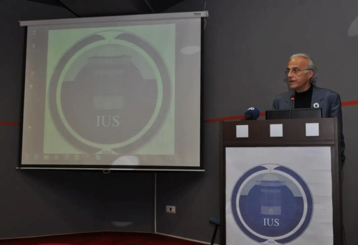 John L. Esposito gave a lecture at IUS
