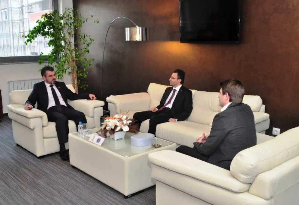 Director of Yunus Emre Turkish Cultural Center visited IUS