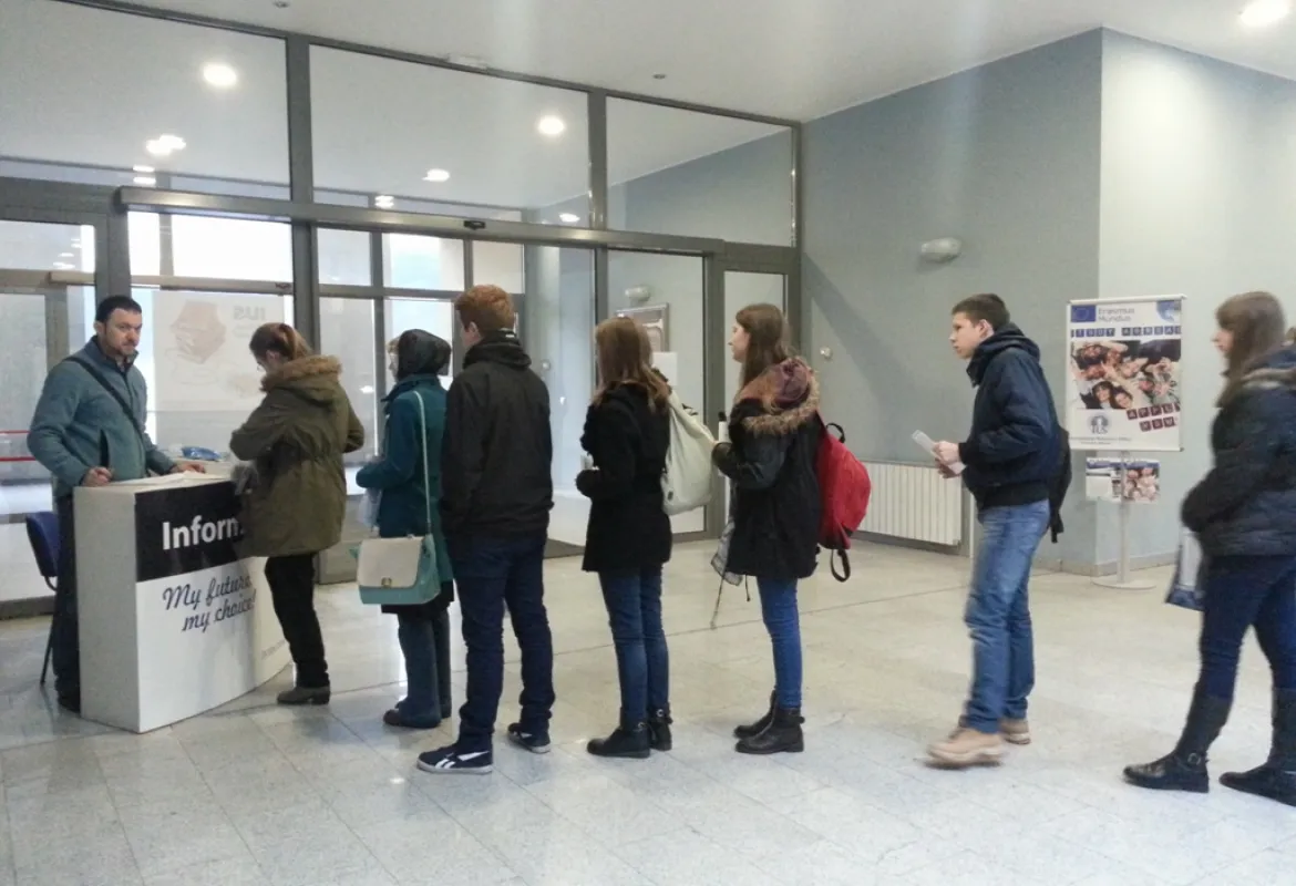 SAT testing at IUS-u