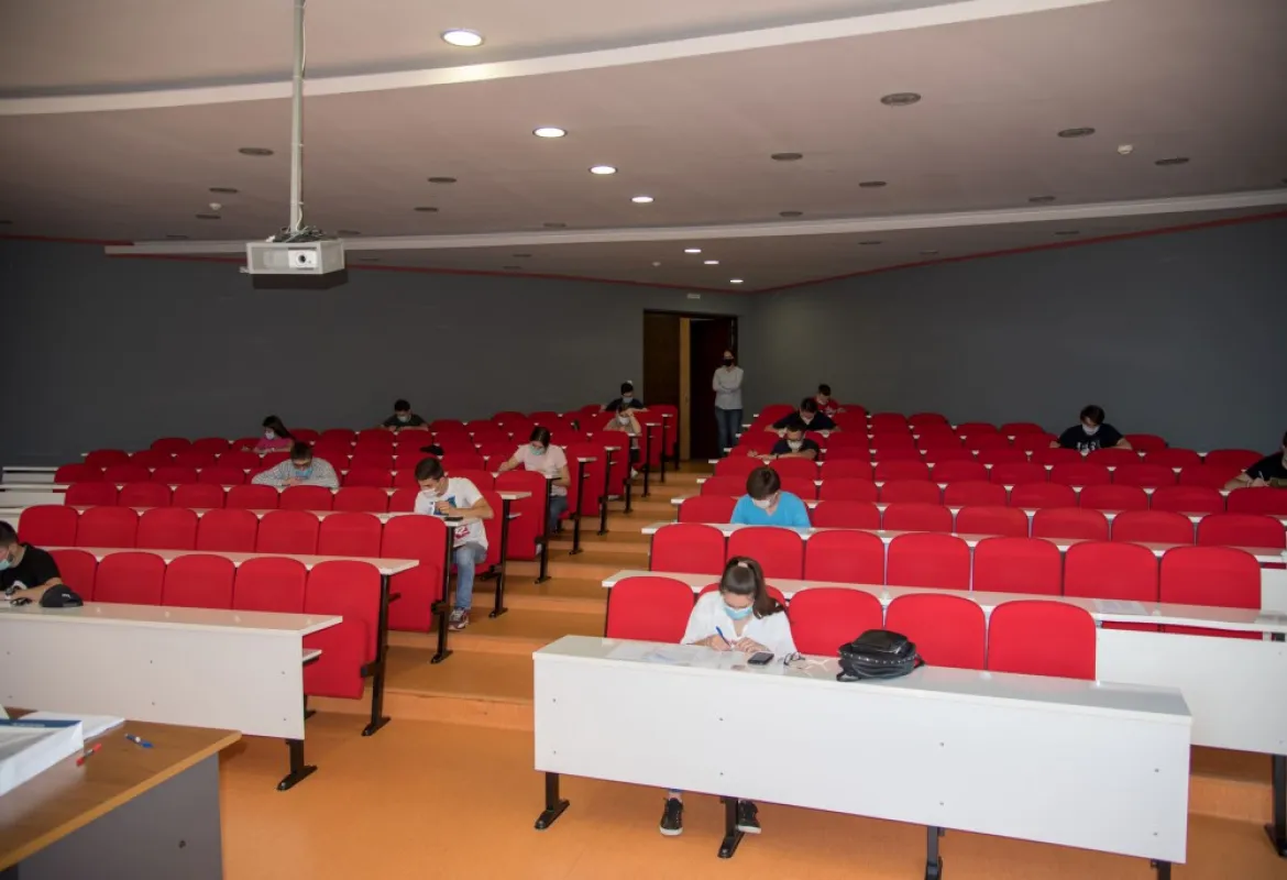 Testing for a scholarship at IUS