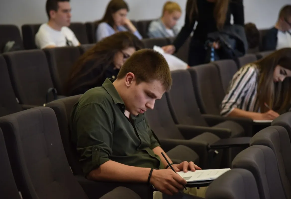 Second Testing for IUS Scholarships Held