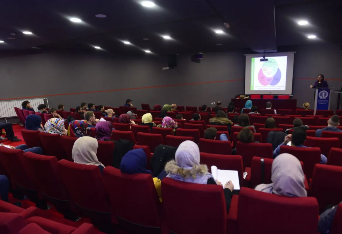 „Energy efficiency in buildings“ lecture held at IUS