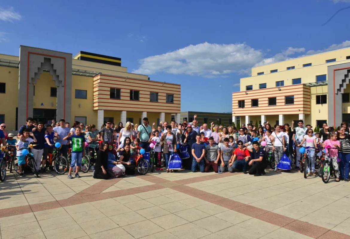 100 bicycles for the best students