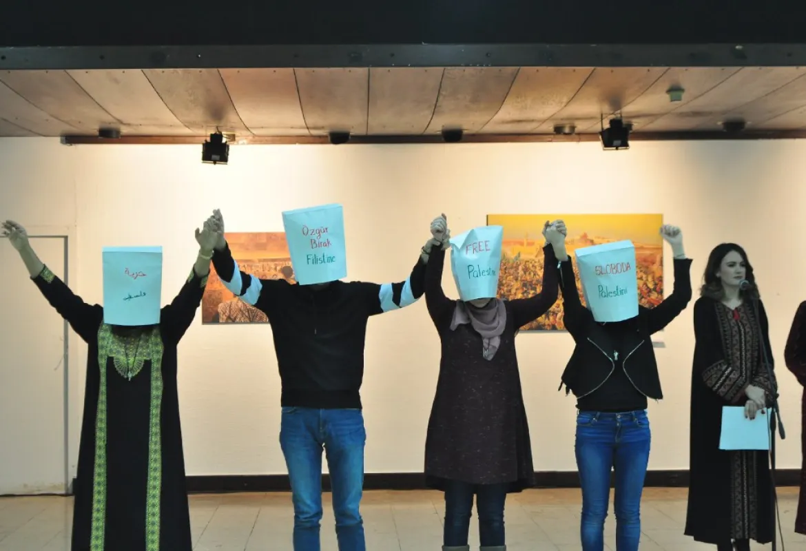 EMSA, IUS Performance club and VACD student Sara Tayyip at the opening of Palestinian Days of Culture