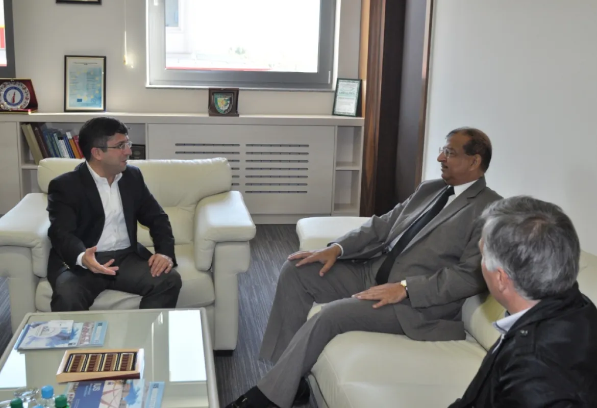 Ambassador of Pakistan visited IUS