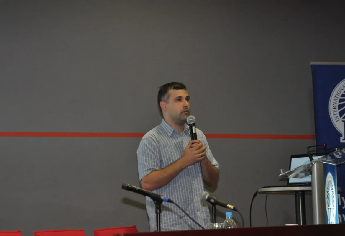 Dr. Haris Gačanin gave a lecture on Mobile/Wireless networks - the latest research