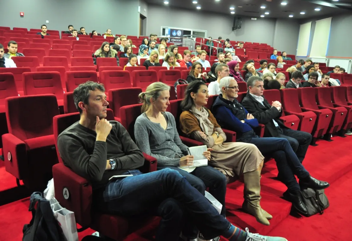 Professors and students from Oxford Brooks University visited IUS