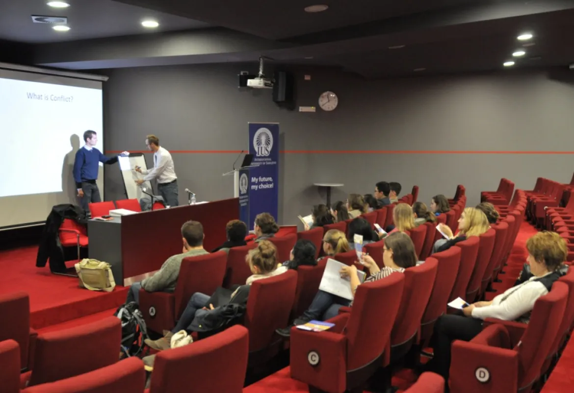 22 students from The American University, Washington DC visited IUS