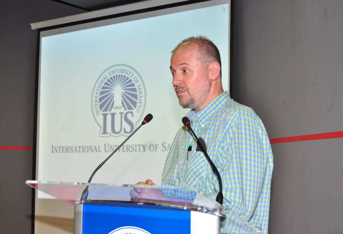 Diaspora High school students at IUS