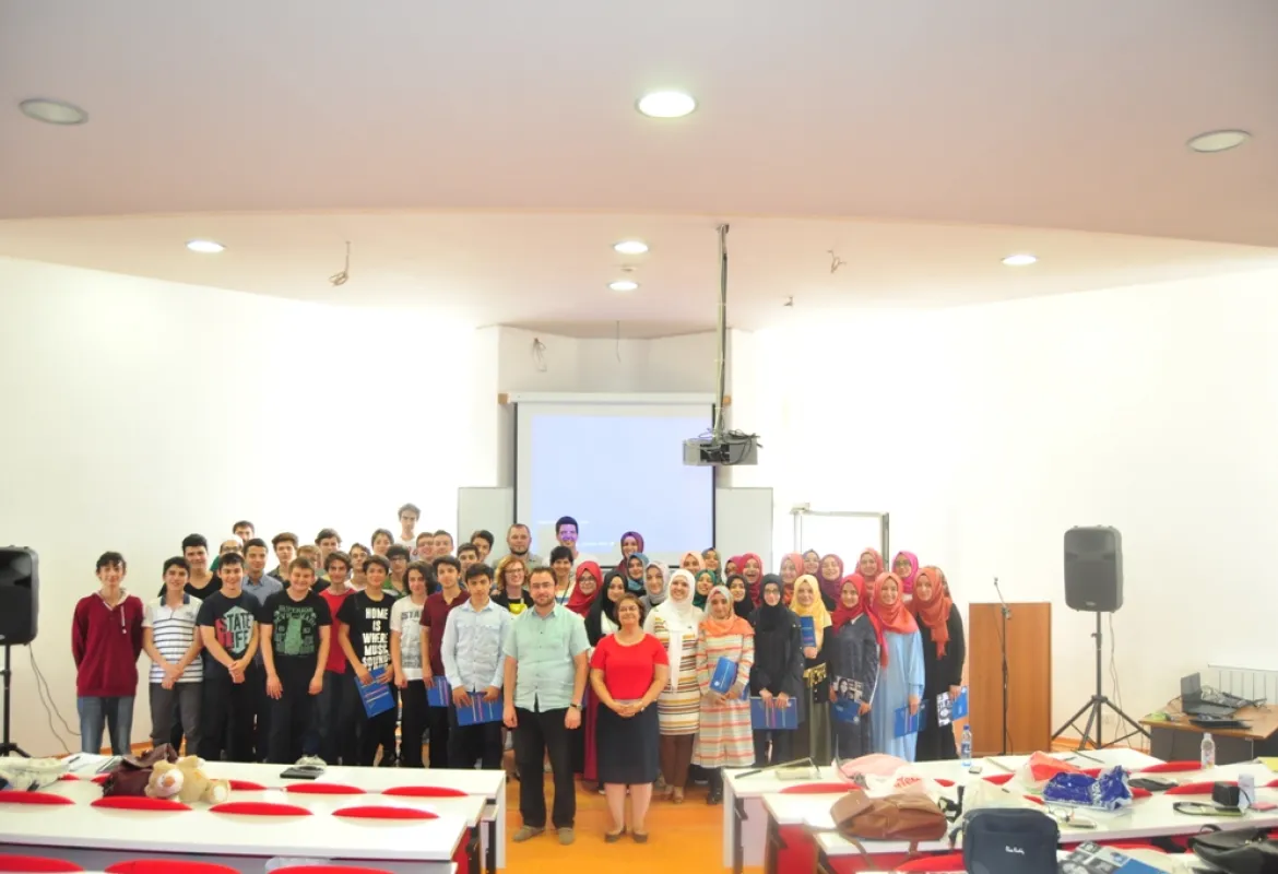 Summer School of English completed at IUS