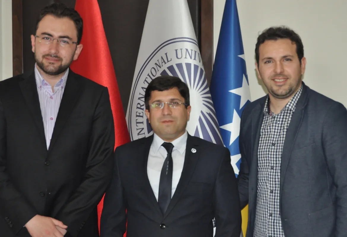 Famous artist Mesut Kurtiş visited IUS