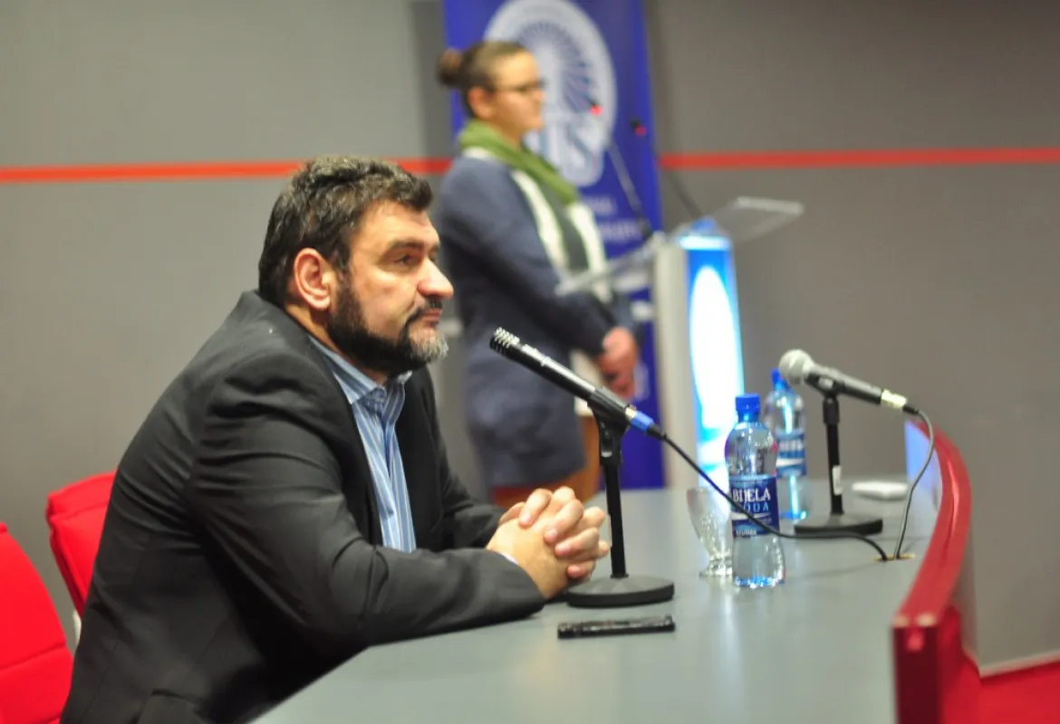 Harun Hodžić gave an interesting lecture on History of Sarajevo in the Period of War