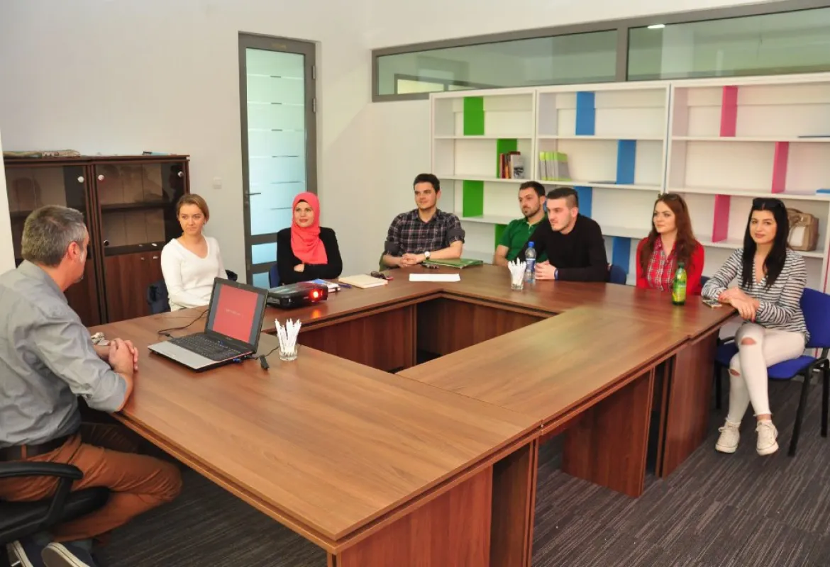 IR Students “Close Group Sessions”