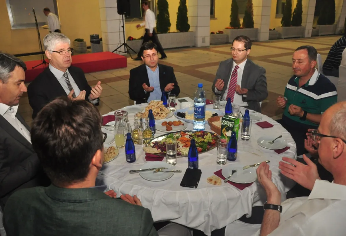 Traditional Iftar dinner at IUS