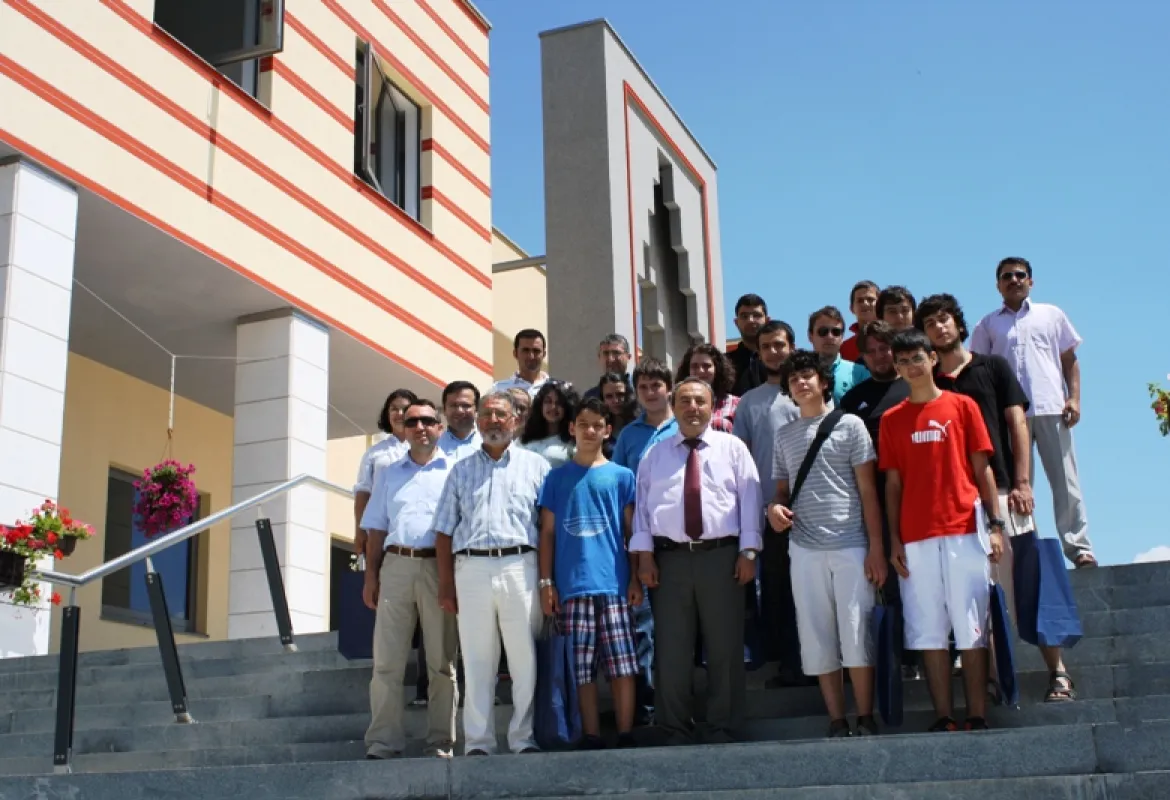 Summer School students receive their diplomas