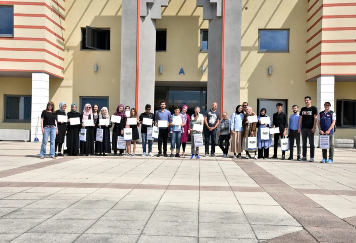 ELS Awarded Students with Certificates for Successful Completion of Summer Courses