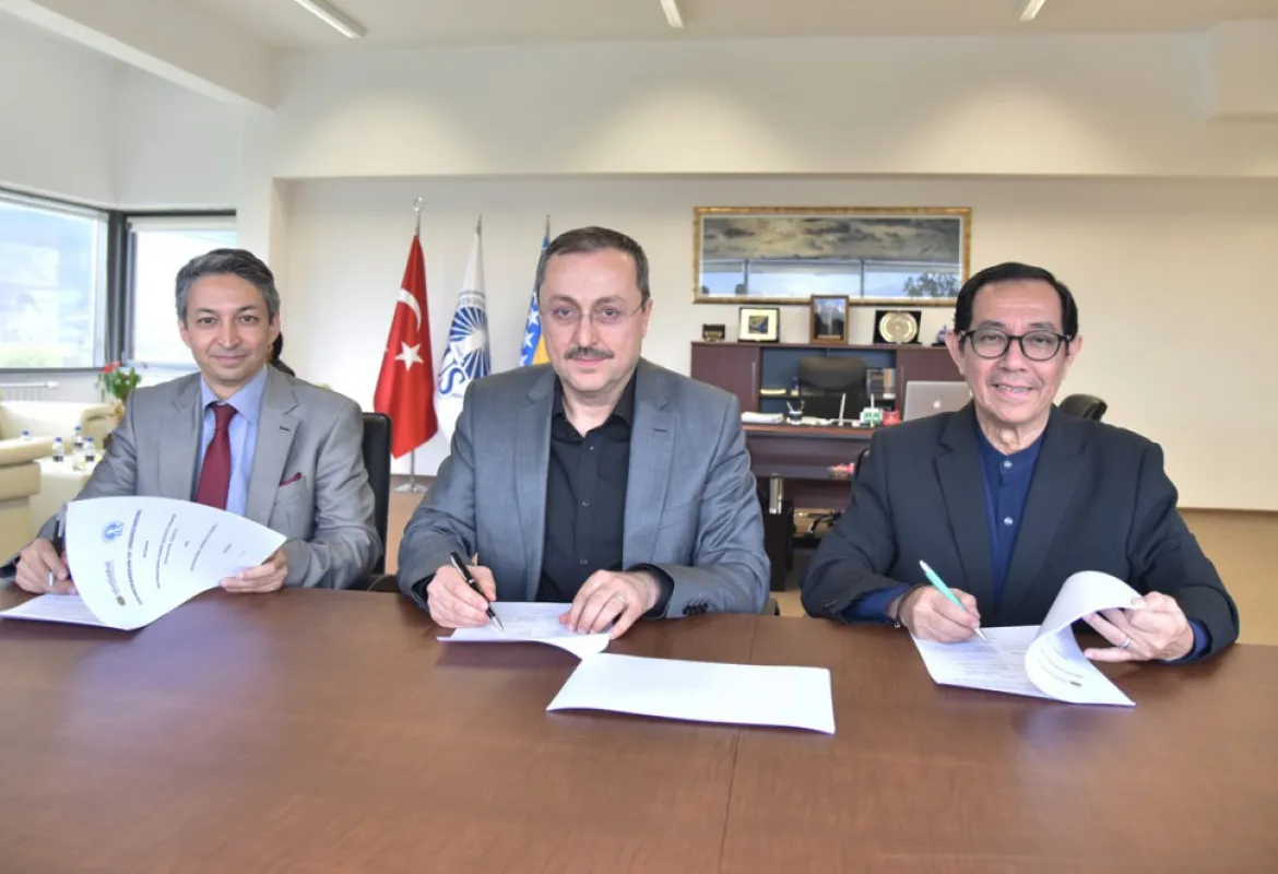 IUS signed the MoU with the International Islamic University Malaysia (IIUM)