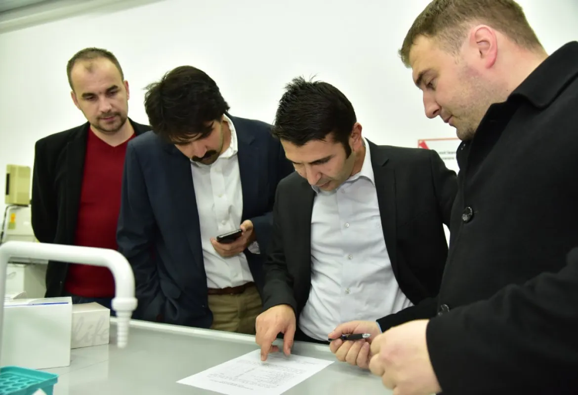 TIKA generously donated lab devices to IUS