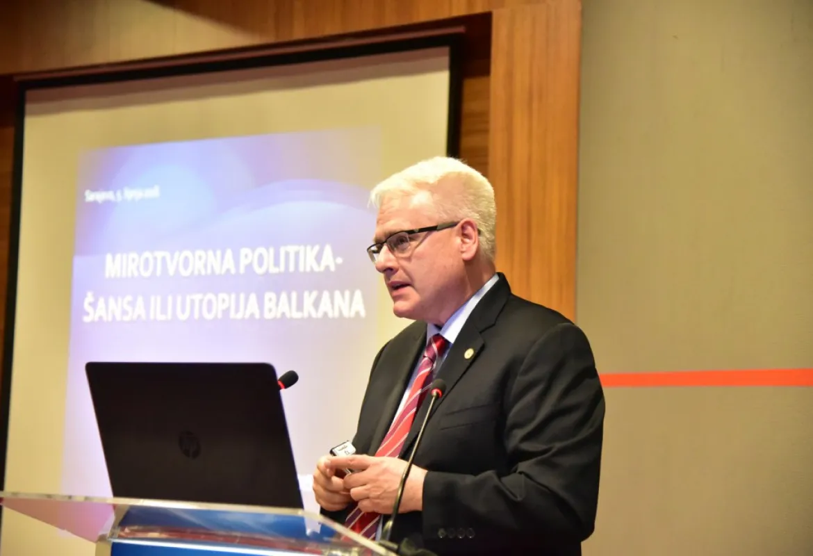 Dr. Ivo Josipović at IUS: The EU is a basis for the peace policies in the Balkans