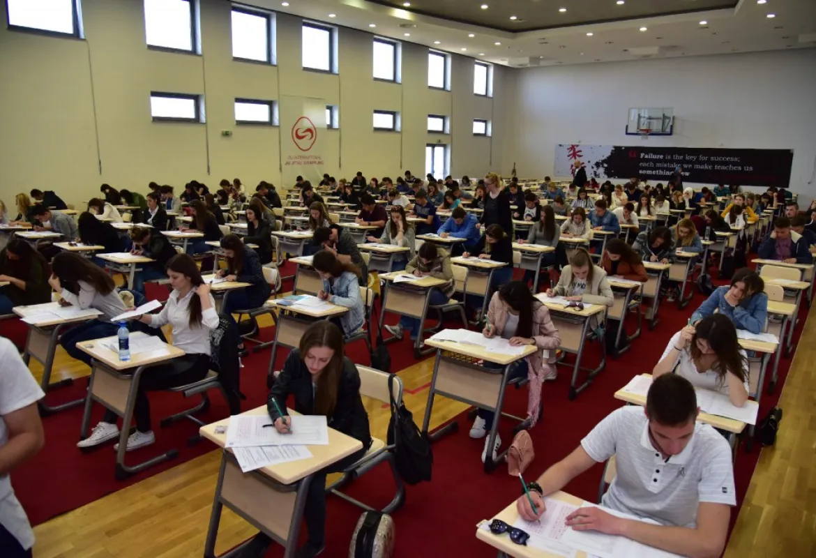 More than 1800 Final-Year High-School Students Sat for Scholarships Test at IUS 