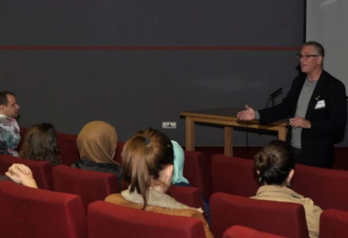 Professor Joseph Lough visited IUS