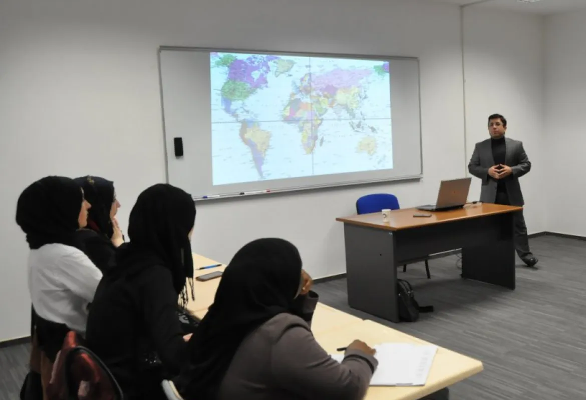 Prof. Dr. Yücel Oğurlu, Rector of IUS, gave a lecture to students at the Faculty of Law