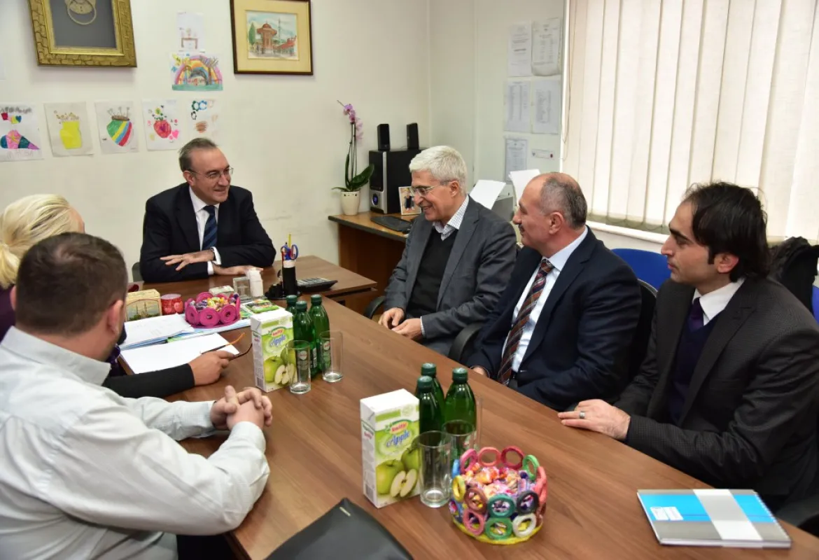 Ambassador of the Republic of Turkey, President of SEDEF foundation and IUS Rector visited the Isa-bey Ishaković primary school