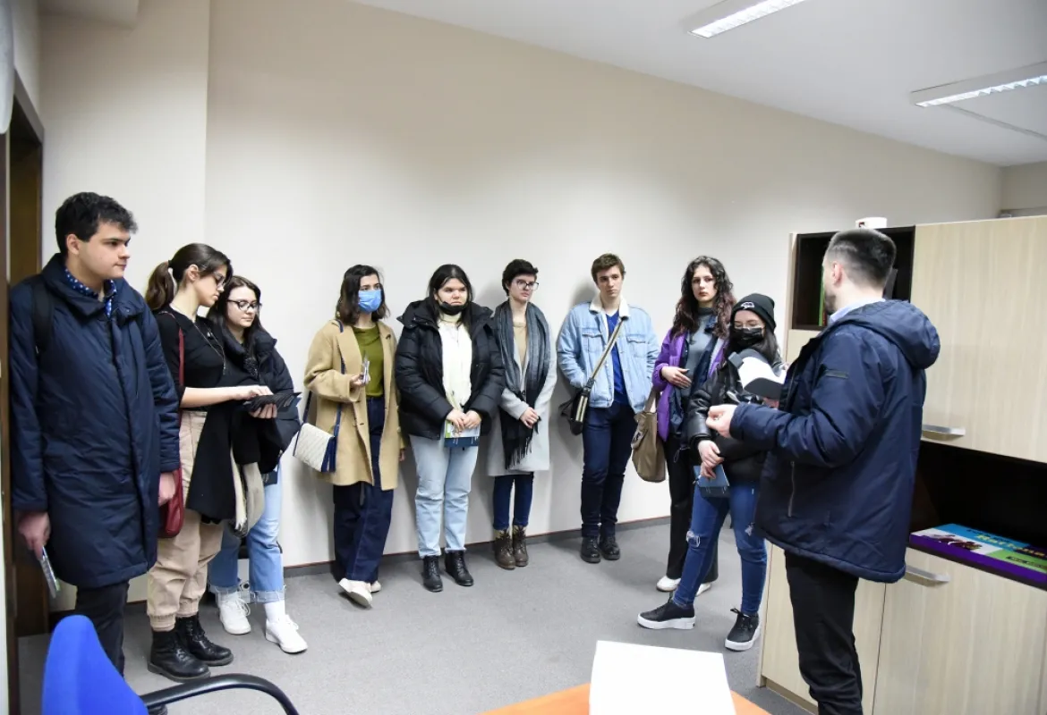 Prospective Psychology and International Relations Students Visit IUS