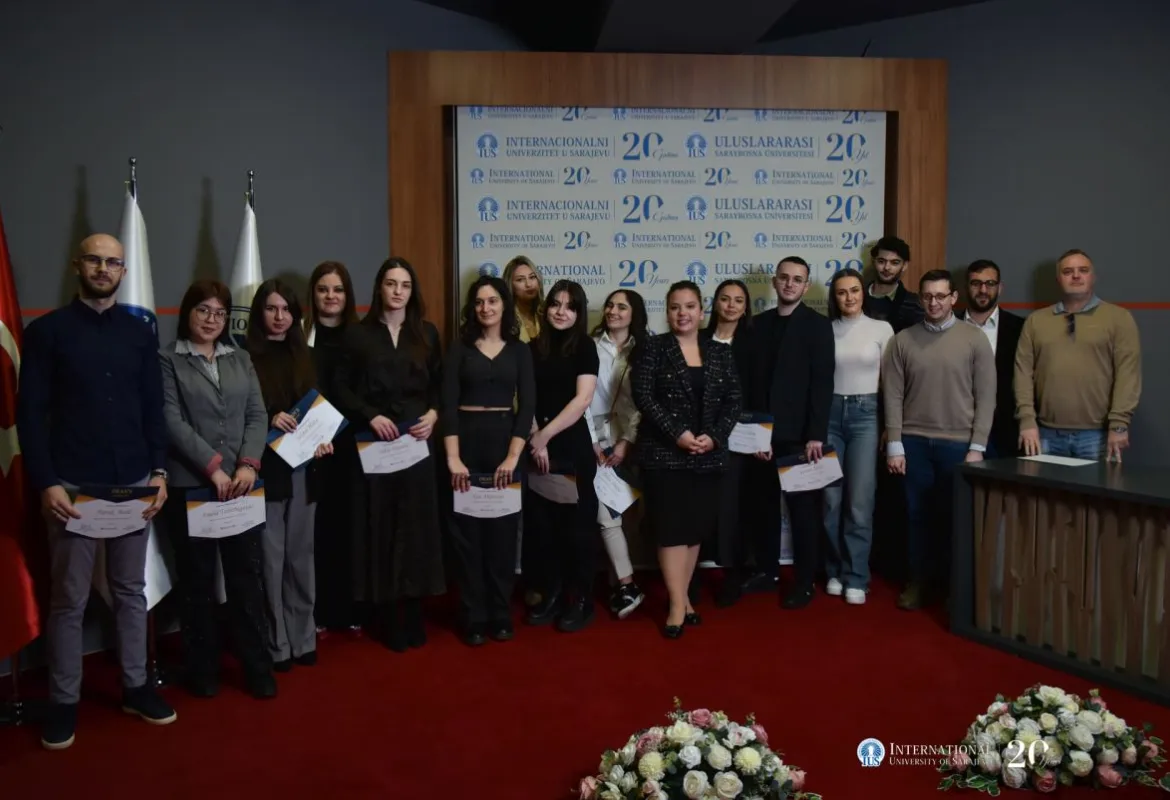 FLW Awards Dean’s Honor List 