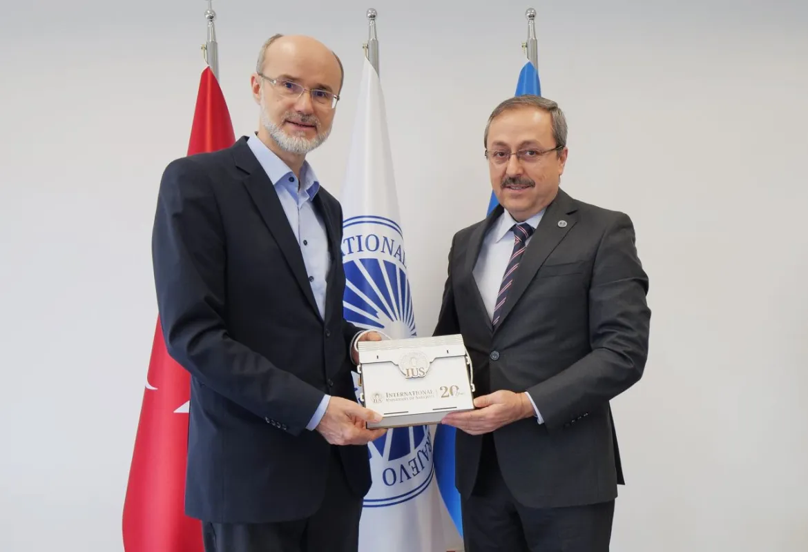 IUS and CNS Sign MoU 