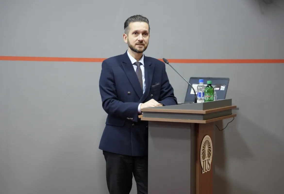 Prof. Dr. Grzegorz A. Skrobotowicz Delivers Guest Lecture 