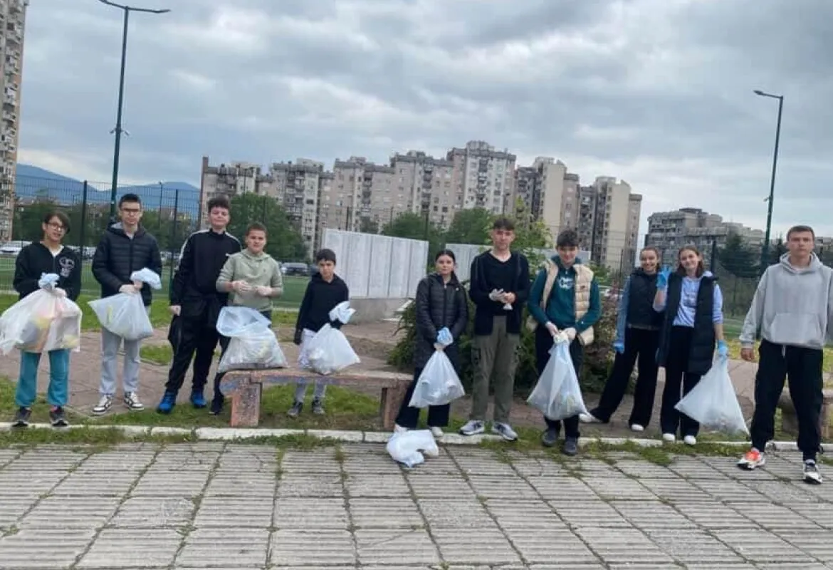 IUS Takes Part in Large-Scale Clean-Up Action