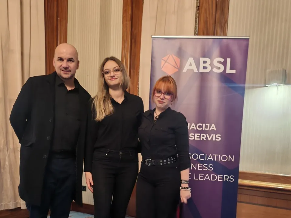 IUS Students Contribute to National Business Report