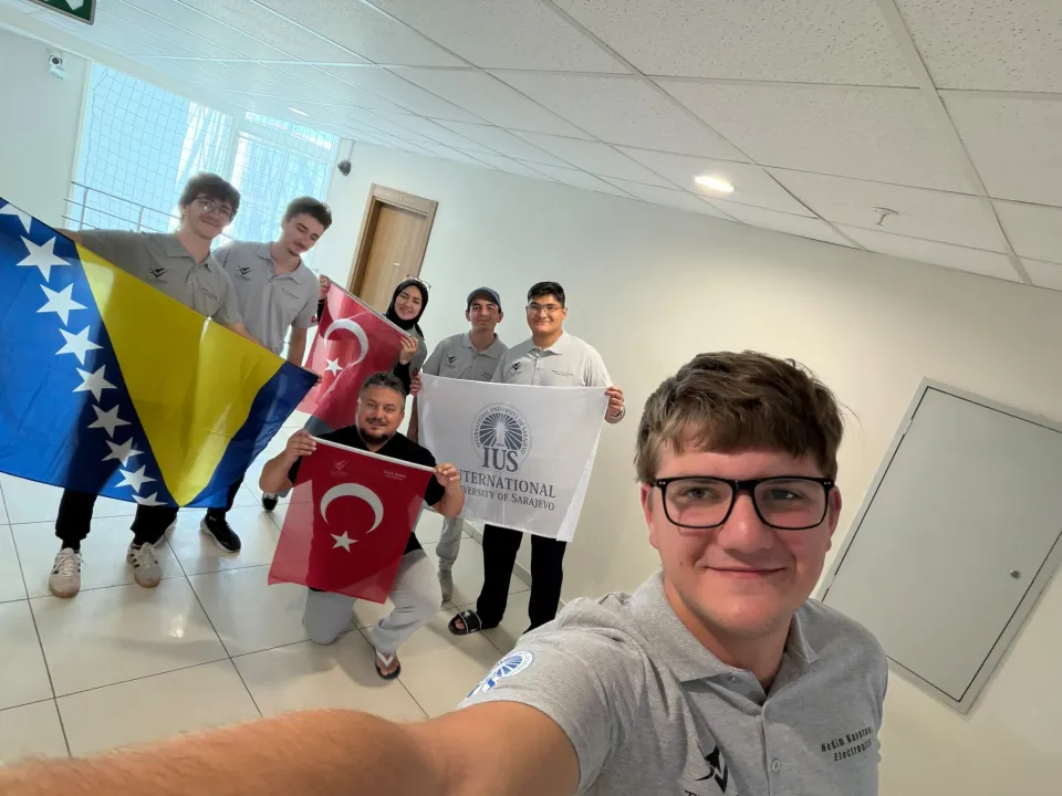 IUS TURBOS Rocketry Team 