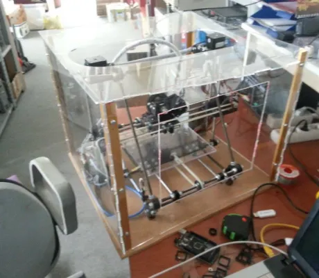 IUS Student made a 3-D printer for his undergraduate thesis defense