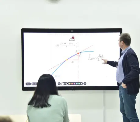 IUS Takes a Pioneering Step in Educational Technology 