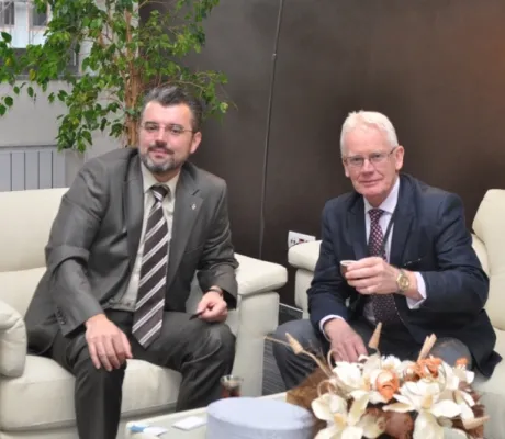 Signed memorandum on cooperation between IUS and Deakin University from Australia