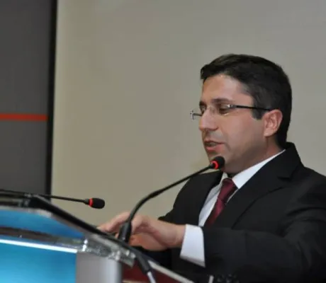 Prof. Dr. Yücel Oğurlu appointed as new Rector of IUS