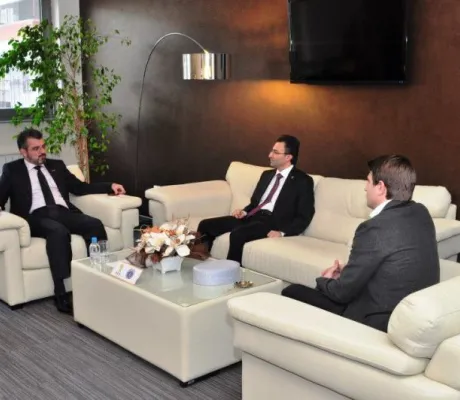 Director of Yunus Emre Turkish Cultural Center visited IUS