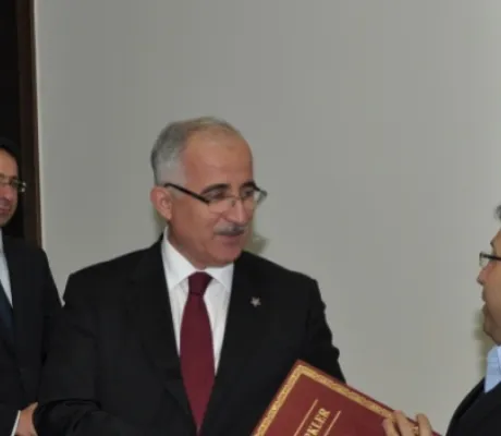 The Governor of the Turkish Eskişehir Province visited IUS