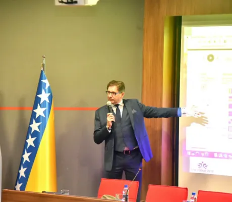 Dr. Mirsad Hadžikadić Lectured about Big Data, Artificial Intelligence and Complex Systems