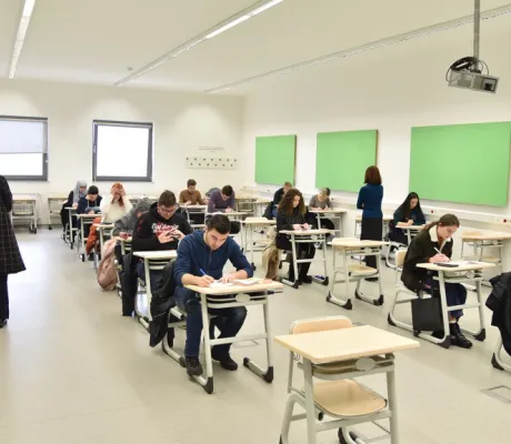 “IUS Wordy”, an English language competition held at IUS