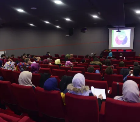 „Energy efficiency in buildings“ lecture held at IUS