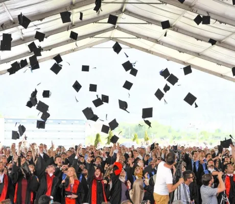 IUS gave farewell to 7th generation of graduates