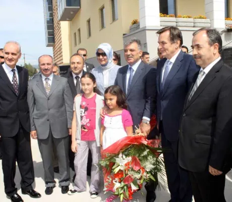 Turkish president Gül, visits IUS 