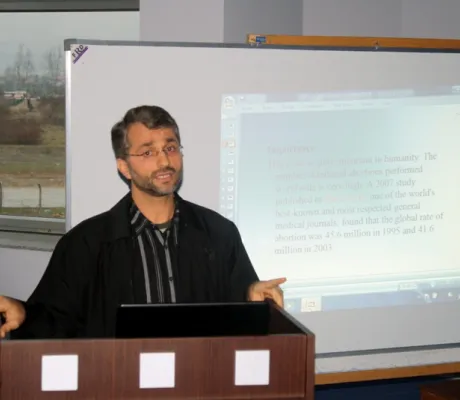 Dr. Demirel holds lecture at IUS on Ethics in Public Life