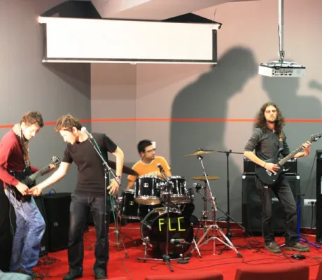 IUS Rock band holds concert for students