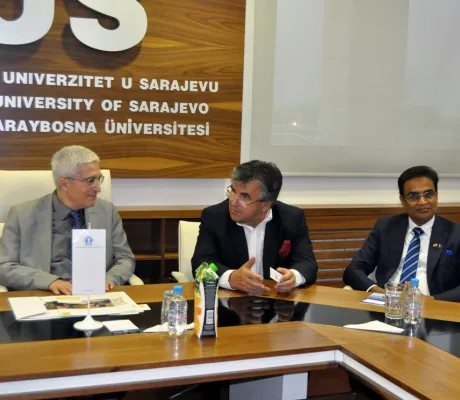 18 High-Level Businessmen from India Visited IUS